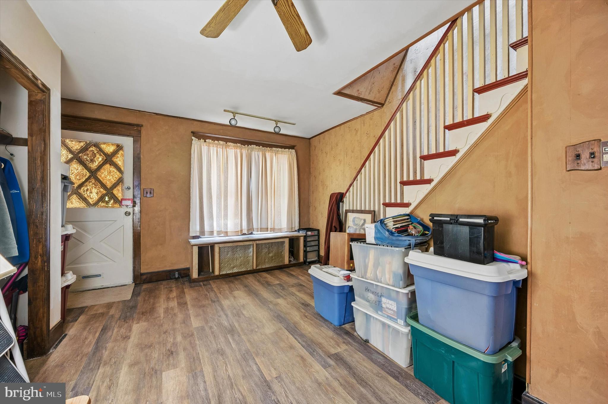 2242 E MONMOUTH STREET