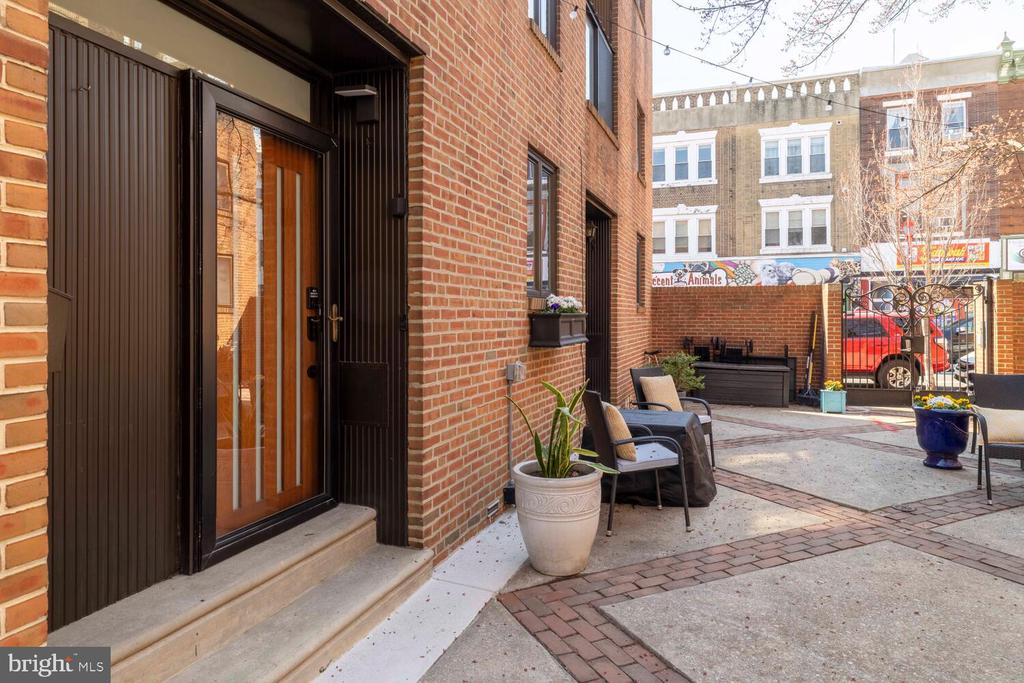 801 SOUTH STREET G