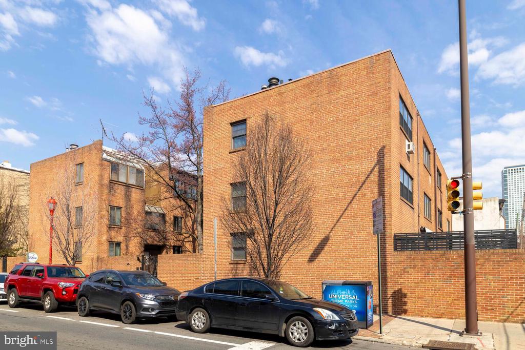 801 SOUTH STREET G
