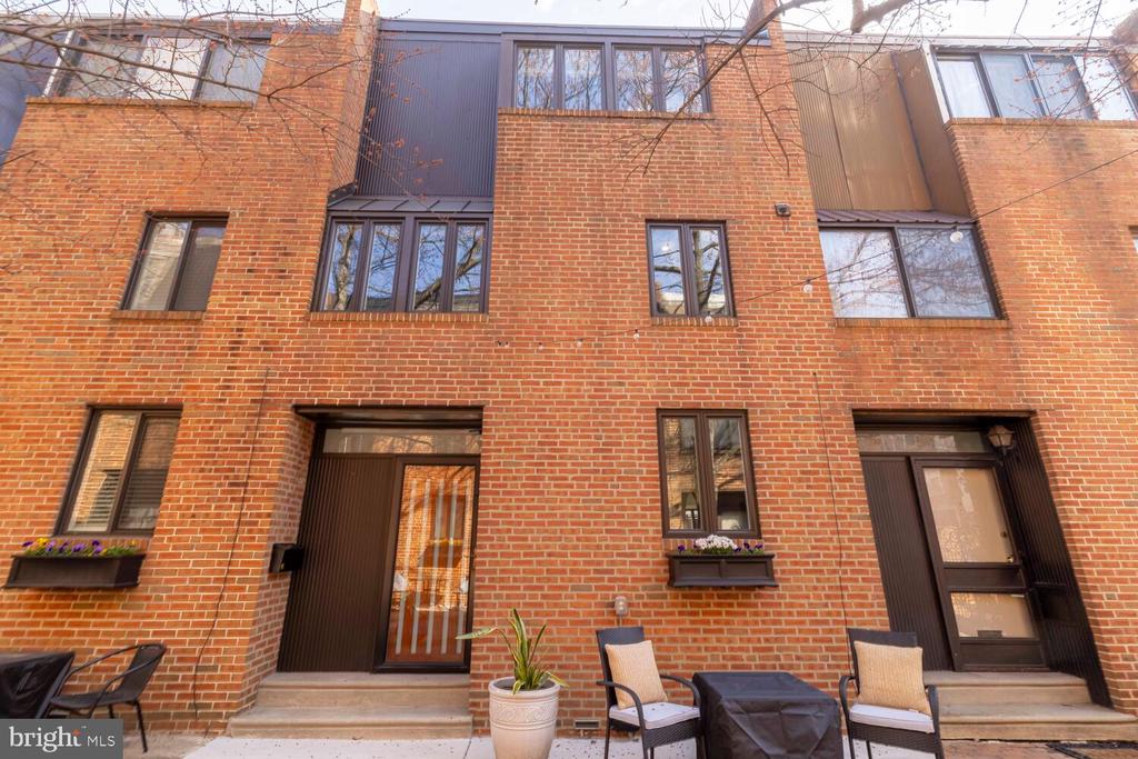 801 SOUTH STREET G