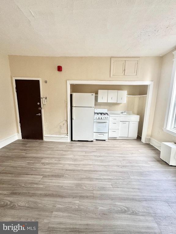 5040 WALNUT STREET 3R