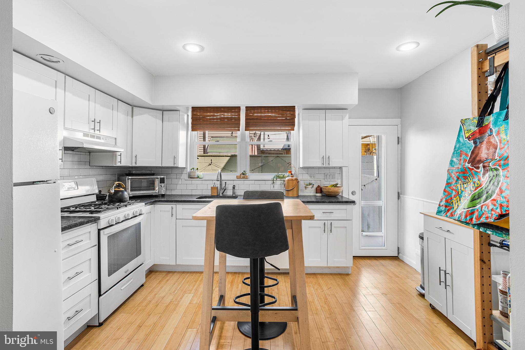 1911 S ISEMINGER STREET