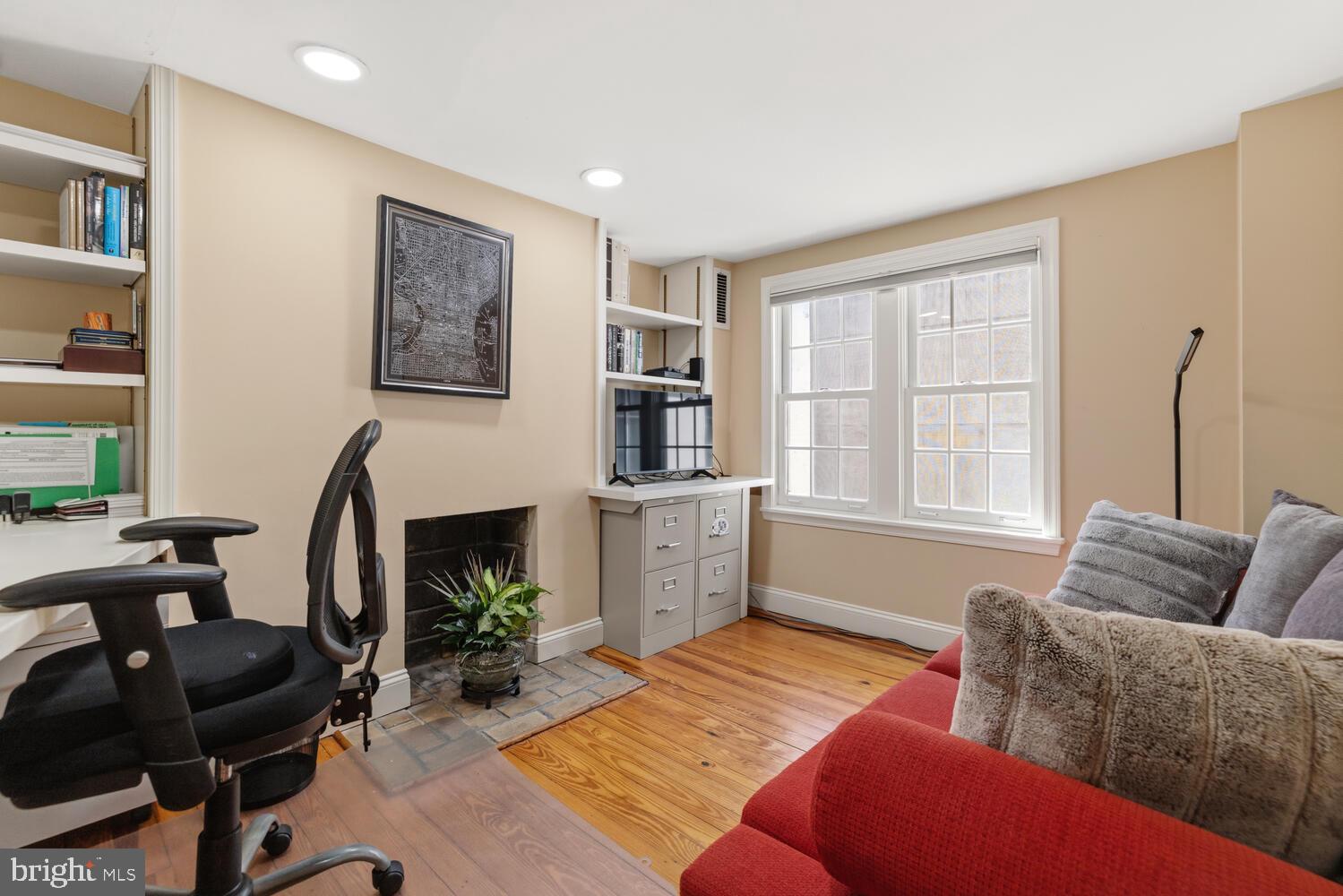 804-6 LOMBARD STREET