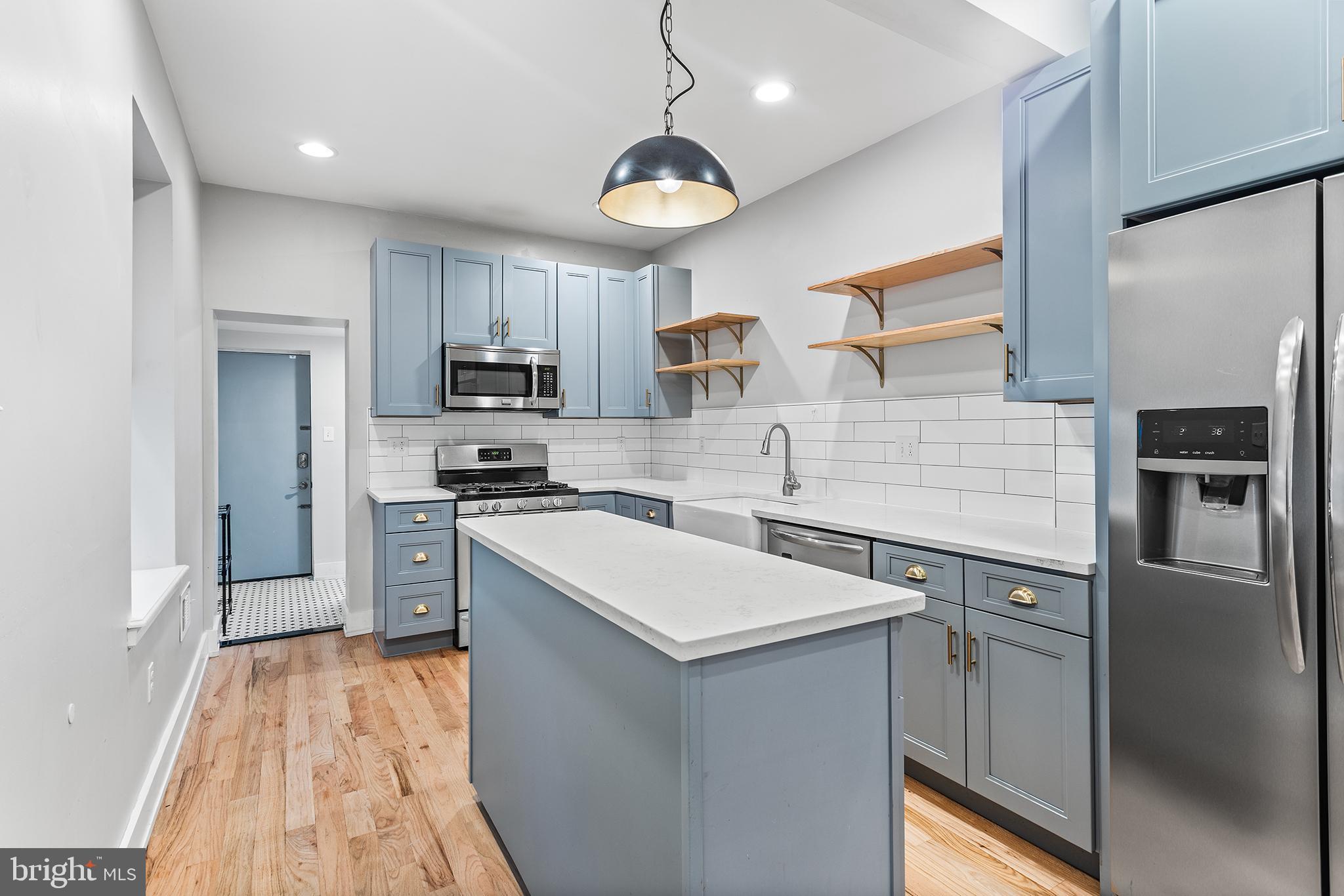 2340 W THOMPSON STREET