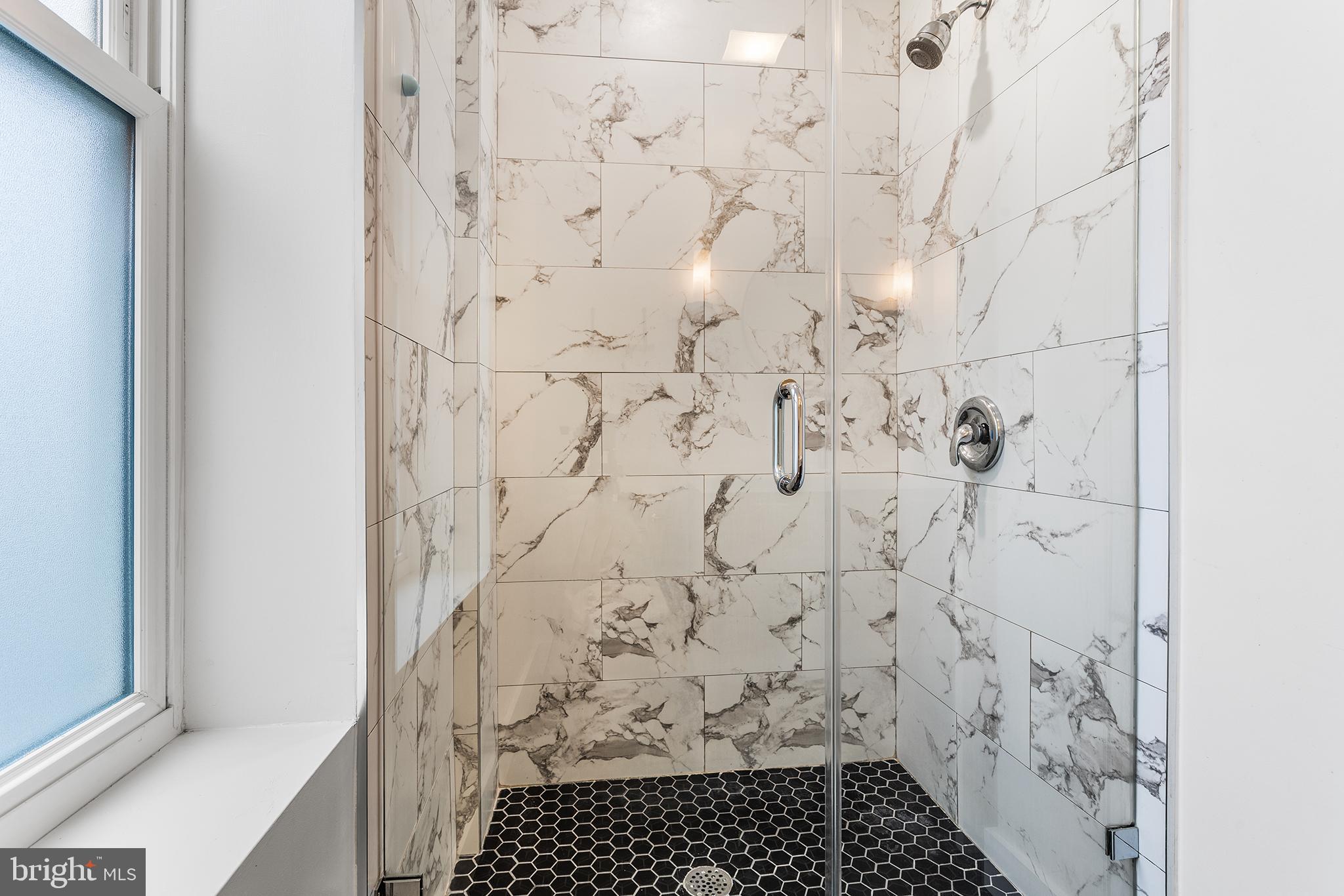 2340 W THOMPSON STREET