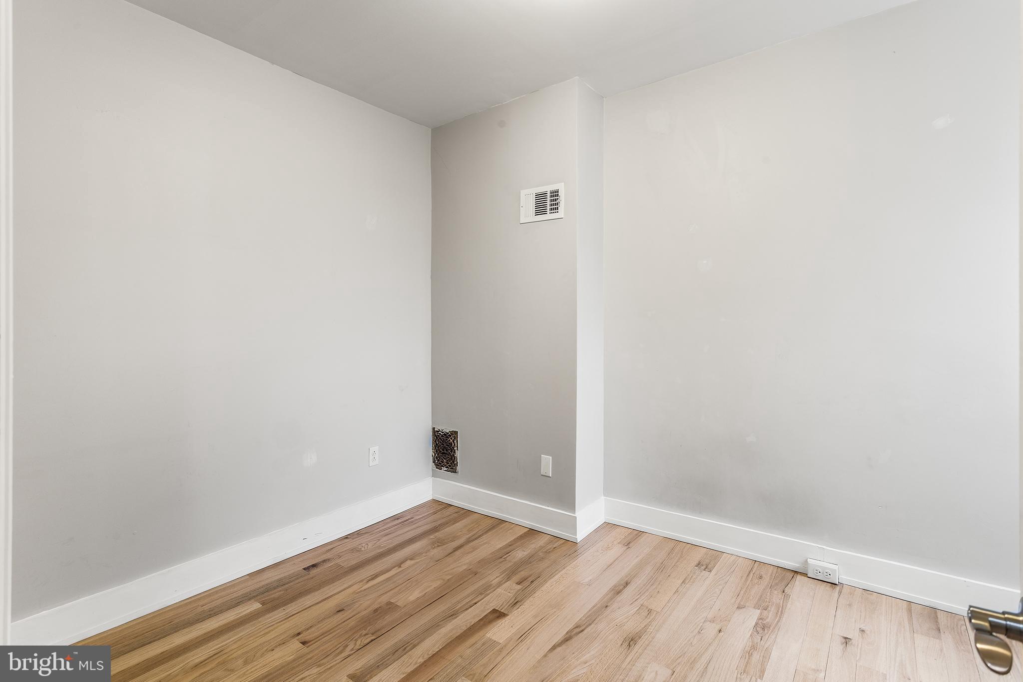 2340 W THOMPSON STREET