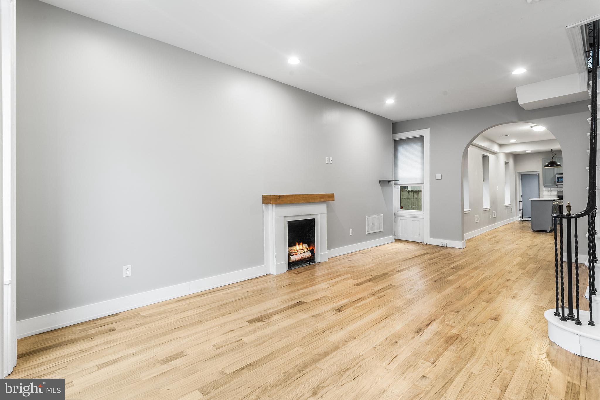 2340 W THOMPSON STREET