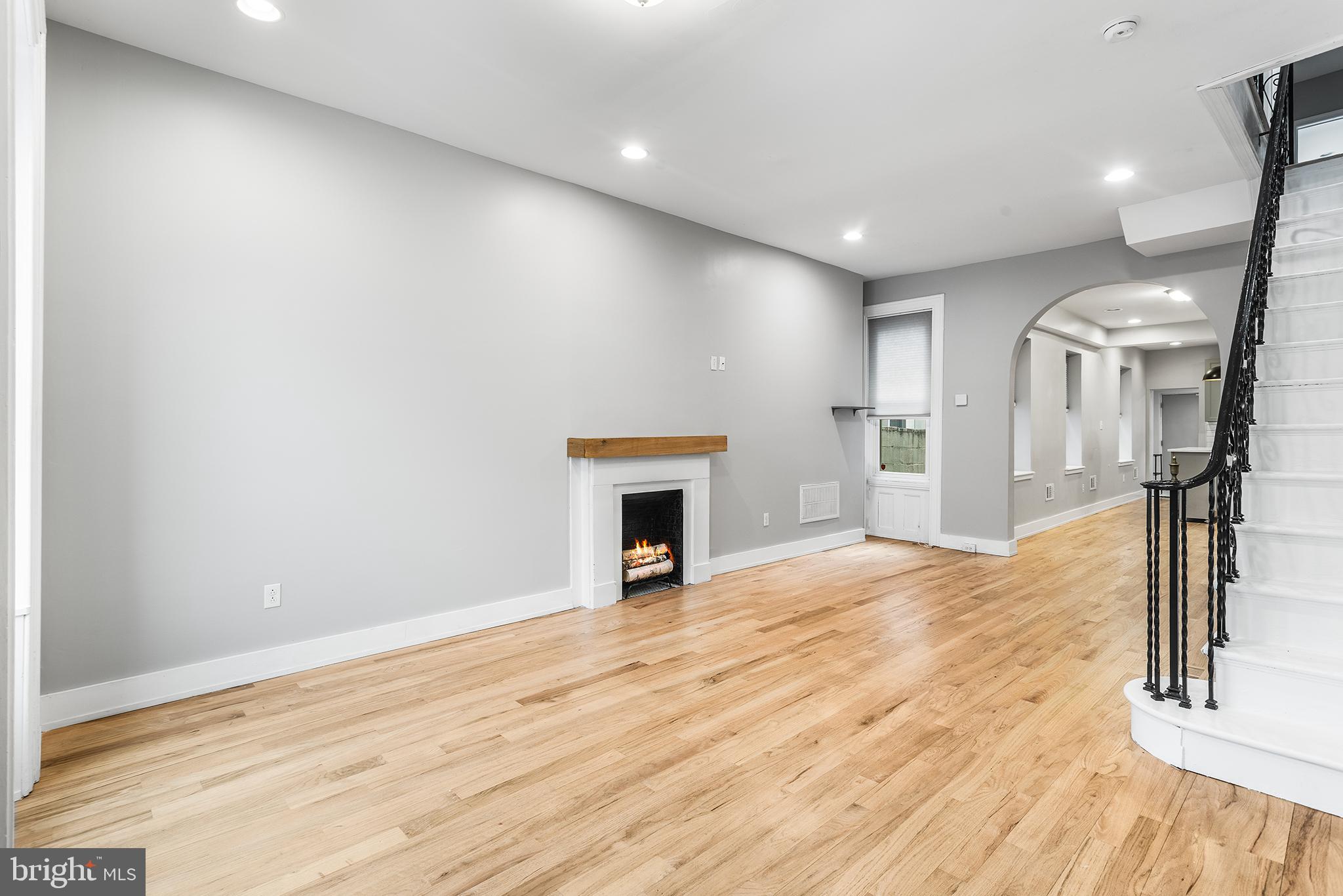 2340 W THOMPSON STREET