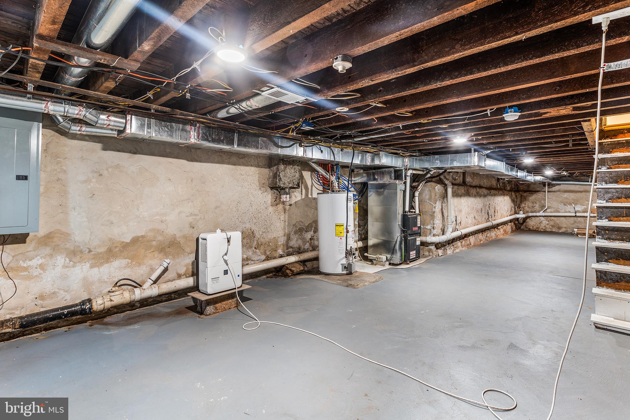 2340 W THOMPSON STREET