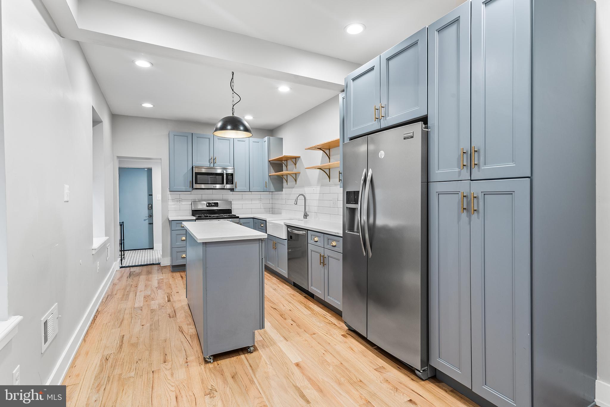 2340 W THOMPSON STREET