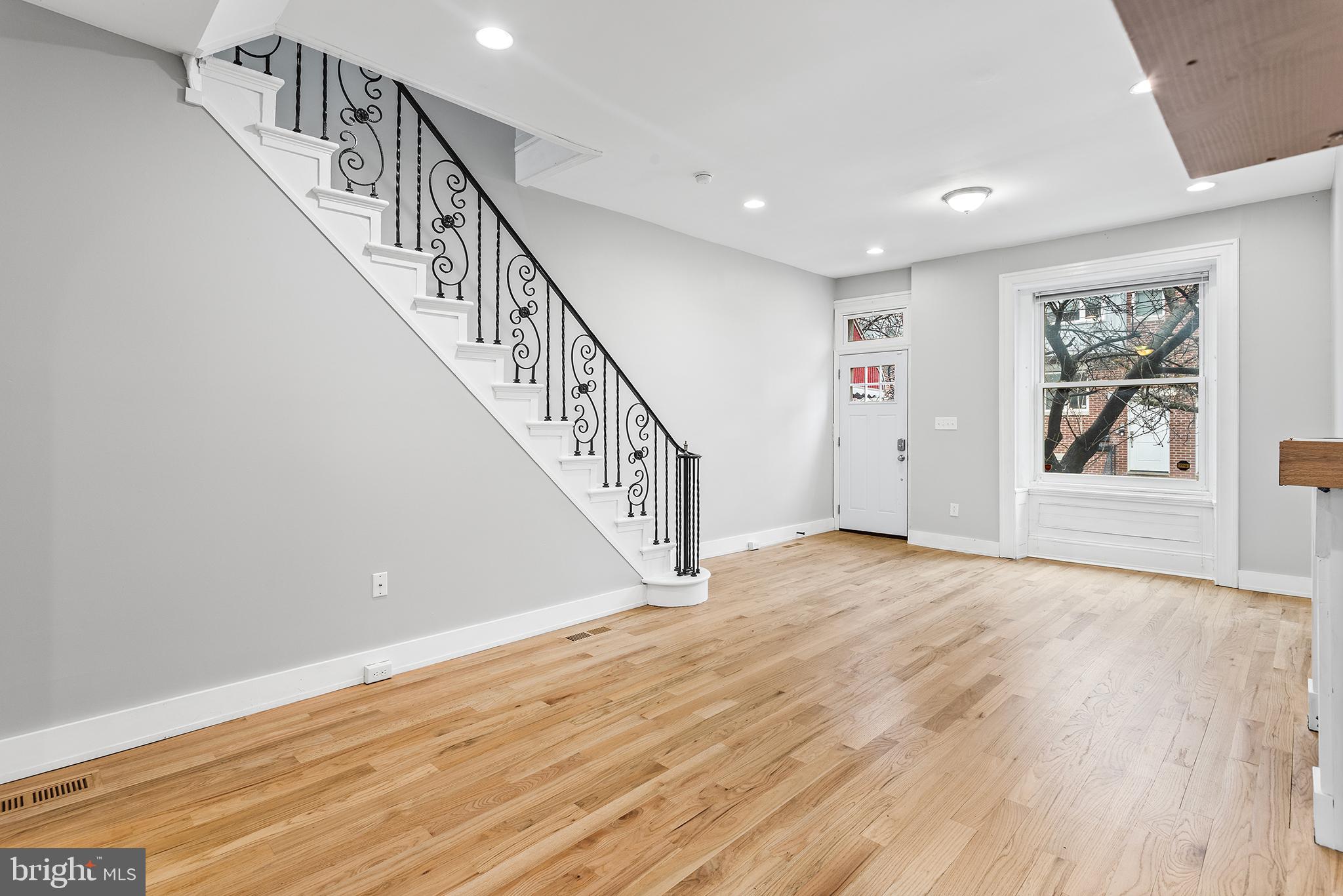 2340 W THOMPSON STREET