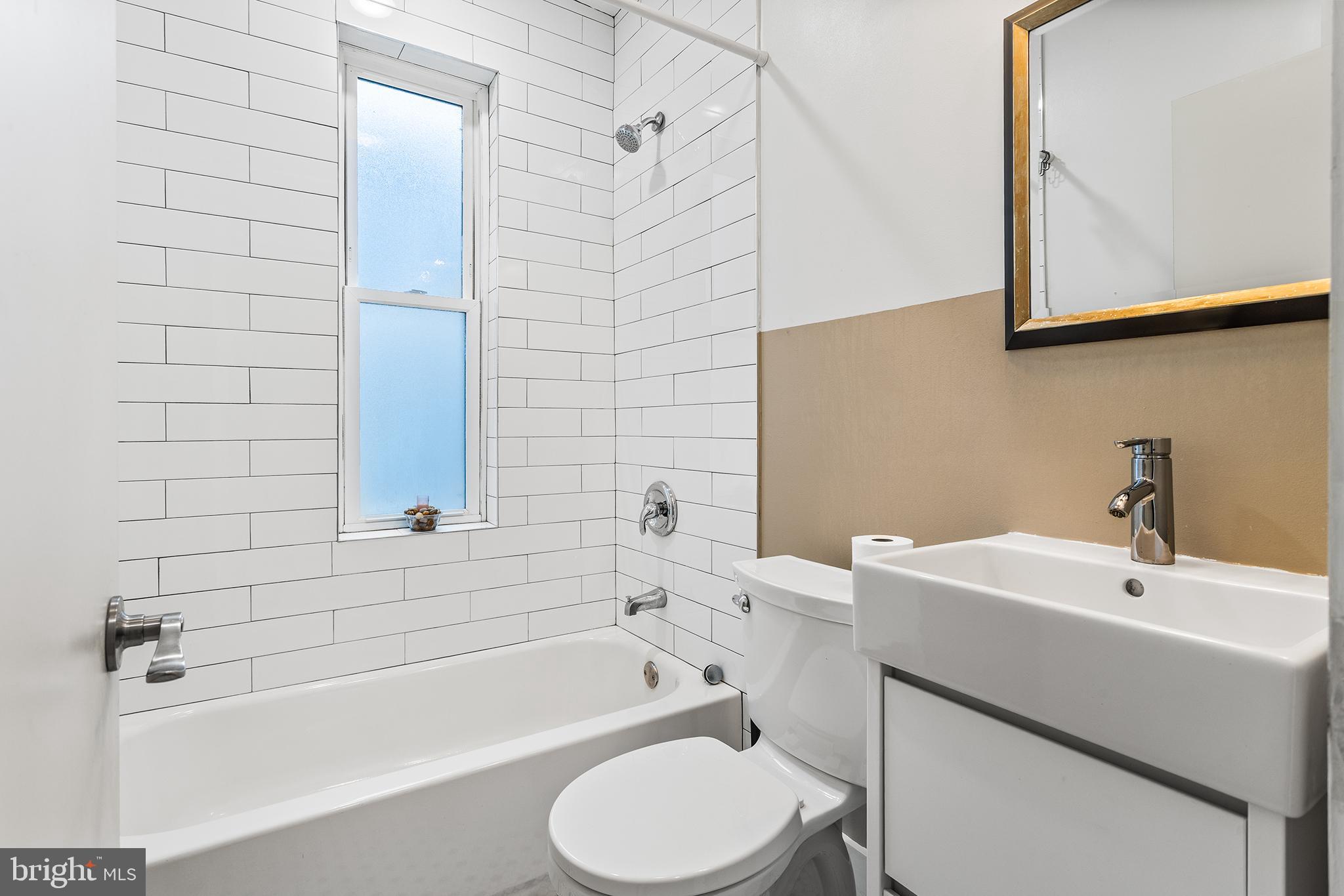 2340 W THOMPSON STREET