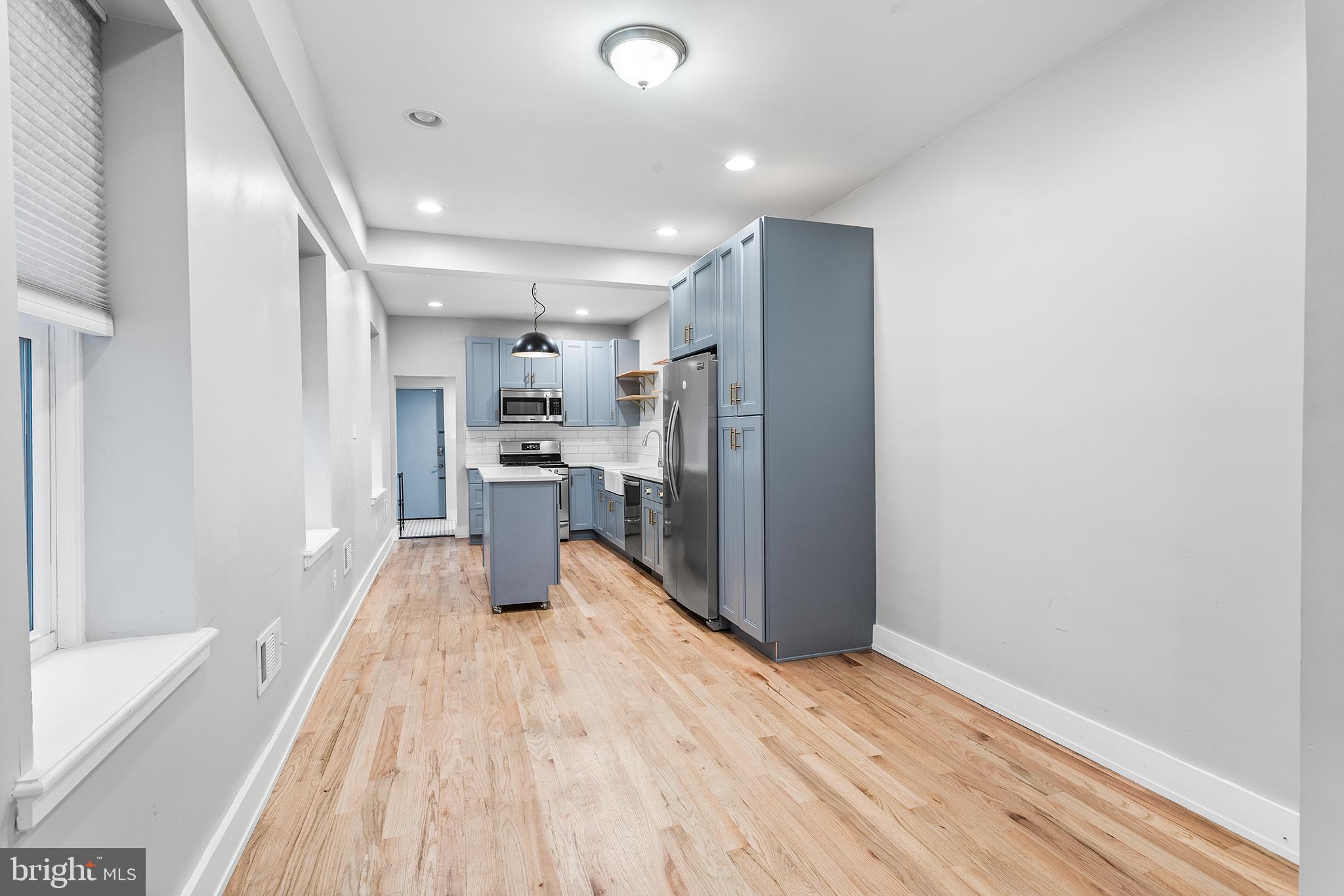 2340 W THOMPSON STREET