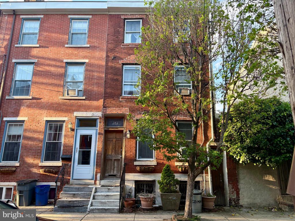 323 MANTON STREET E