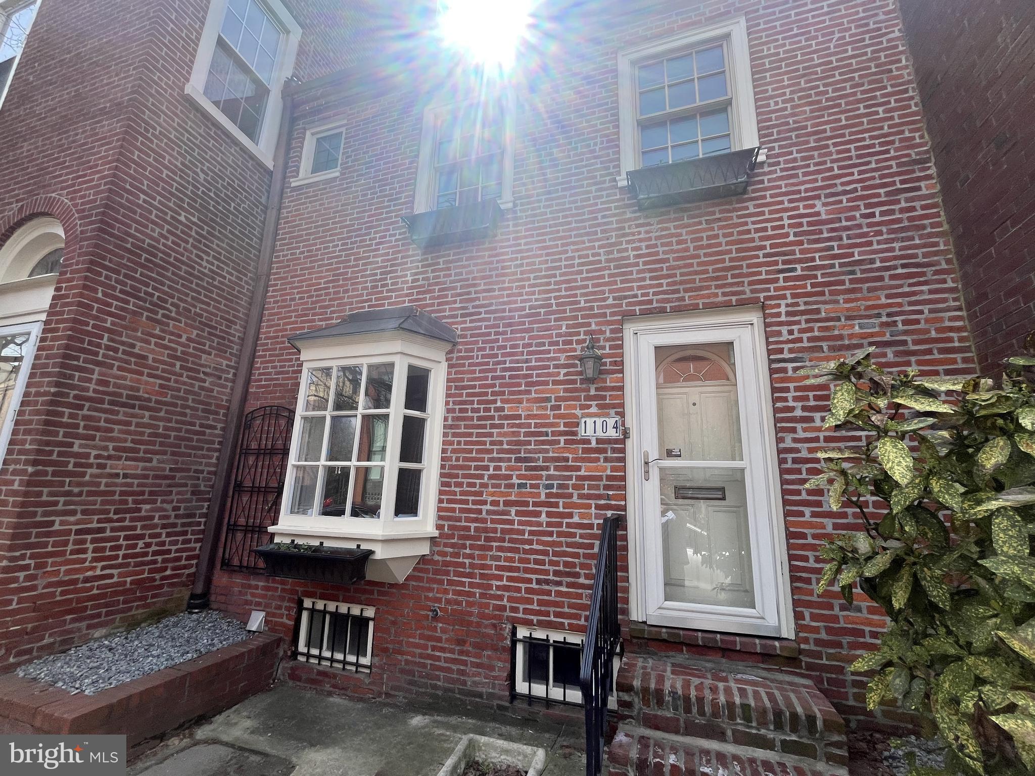 1104 LOMBARD STREET 43