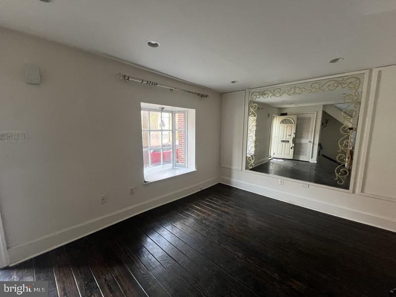 1104 LOMBARD STREET 43