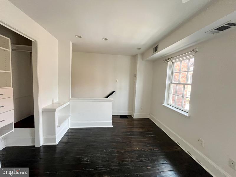 1104 LOMBARD STREET 43