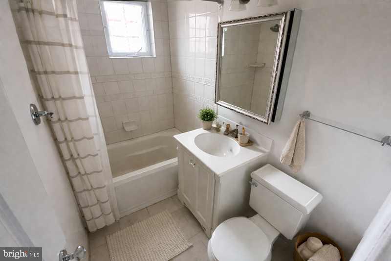 1104 LOMBARD STREET 43