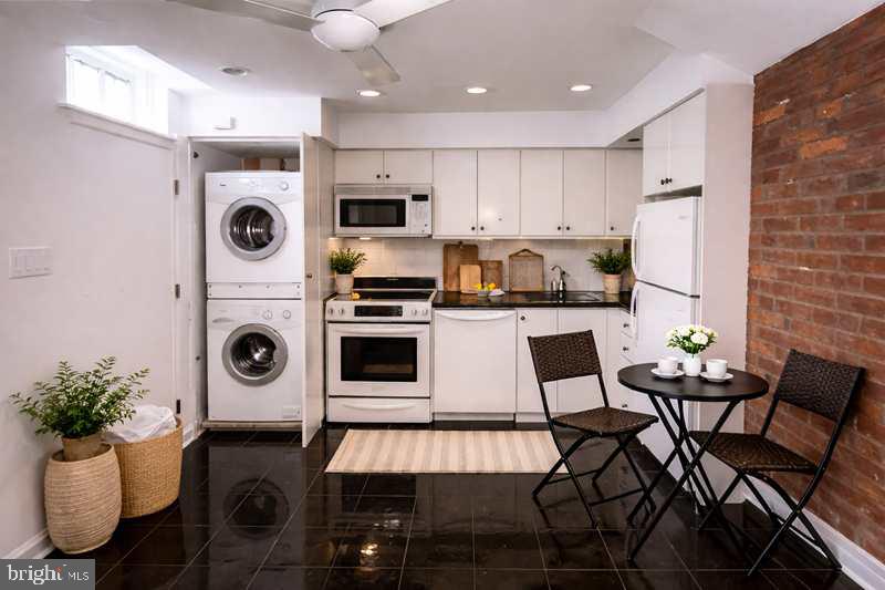 1104 LOMBARD STREET 43