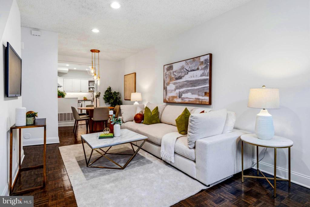 736 S 6TH STREET