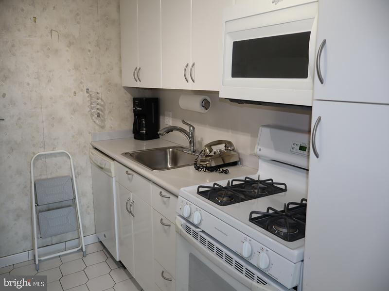 604 S WASHINGTON SQUARE 36 2411