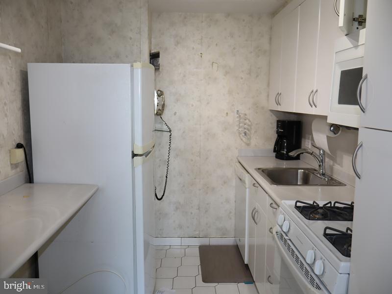 604 S WASHINGTON SQUARE 36 2411