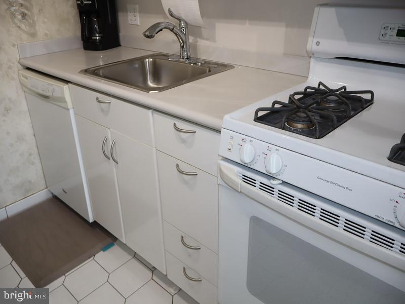 604 S WASHINGTON SQUARE 36 2411