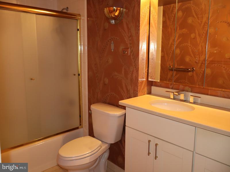 604 S WASHINGTON SQUARE 36 2411