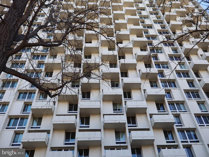 604 S WASHINGTON SQUARE 36 2411