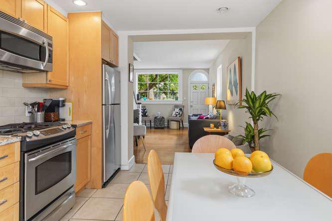 726 S 7TH STREET