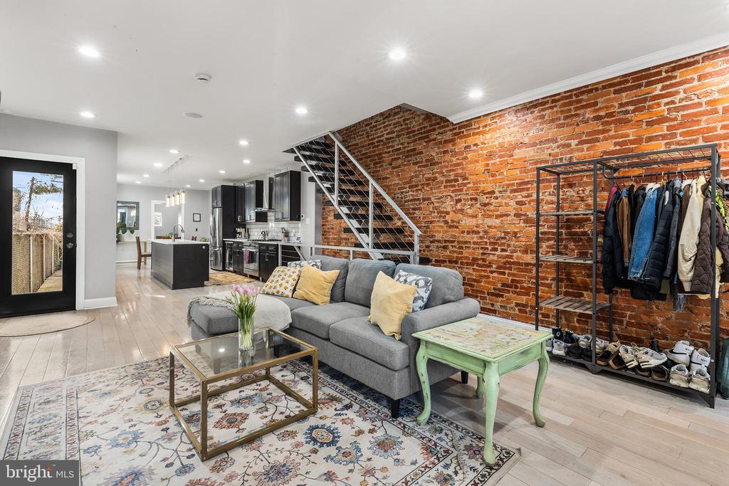 322 N 42ND STREET