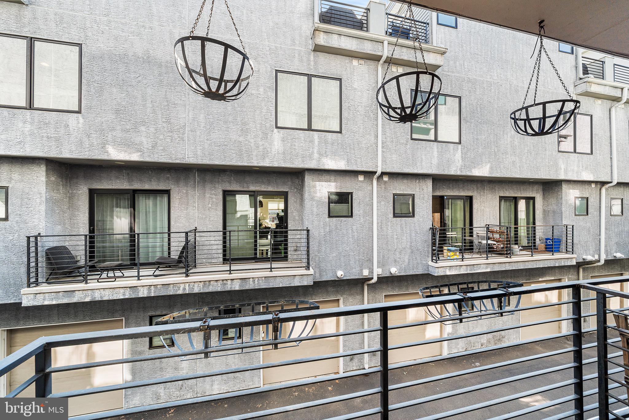 1333 N HOWARD STREET