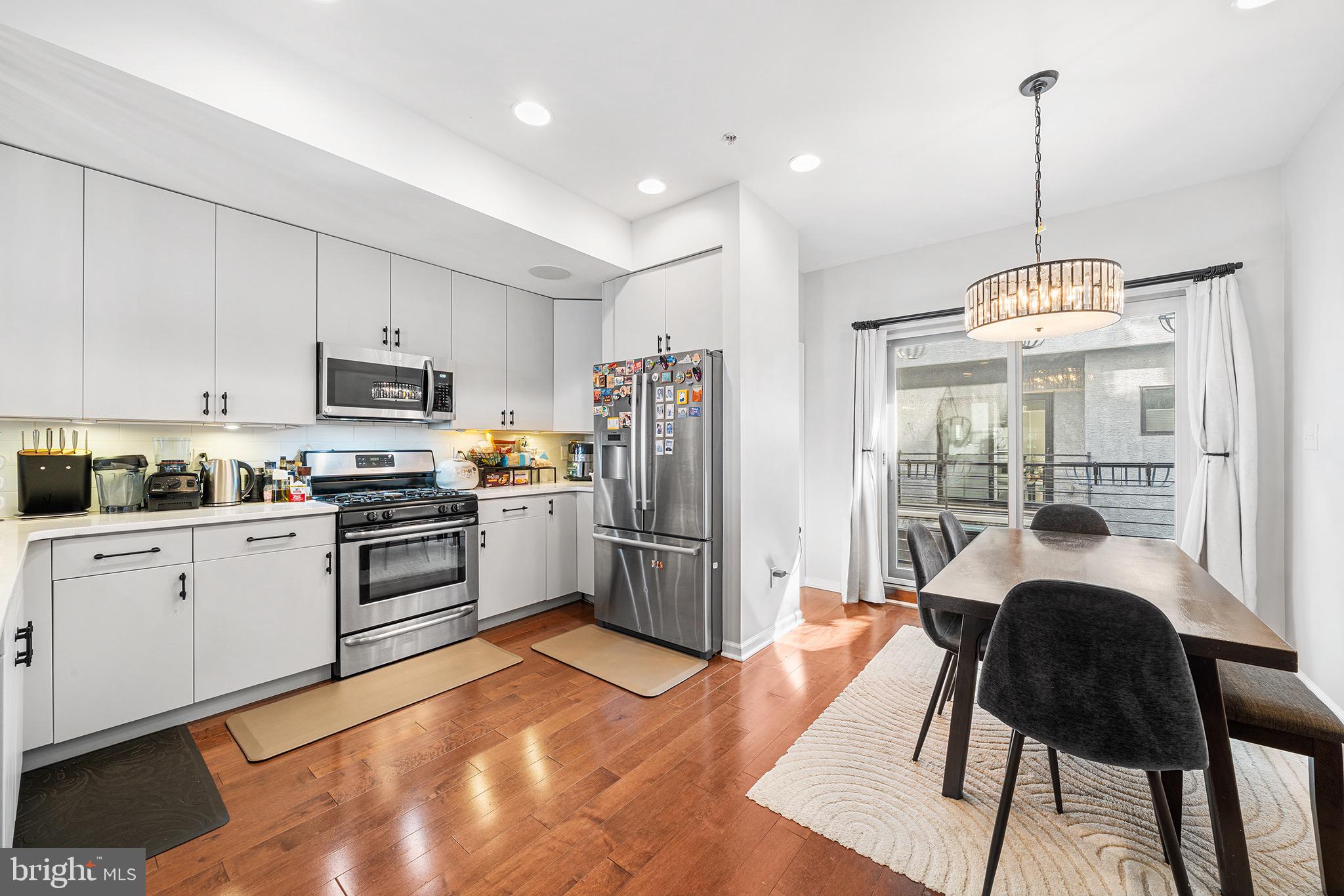 1333 N HOWARD STREET