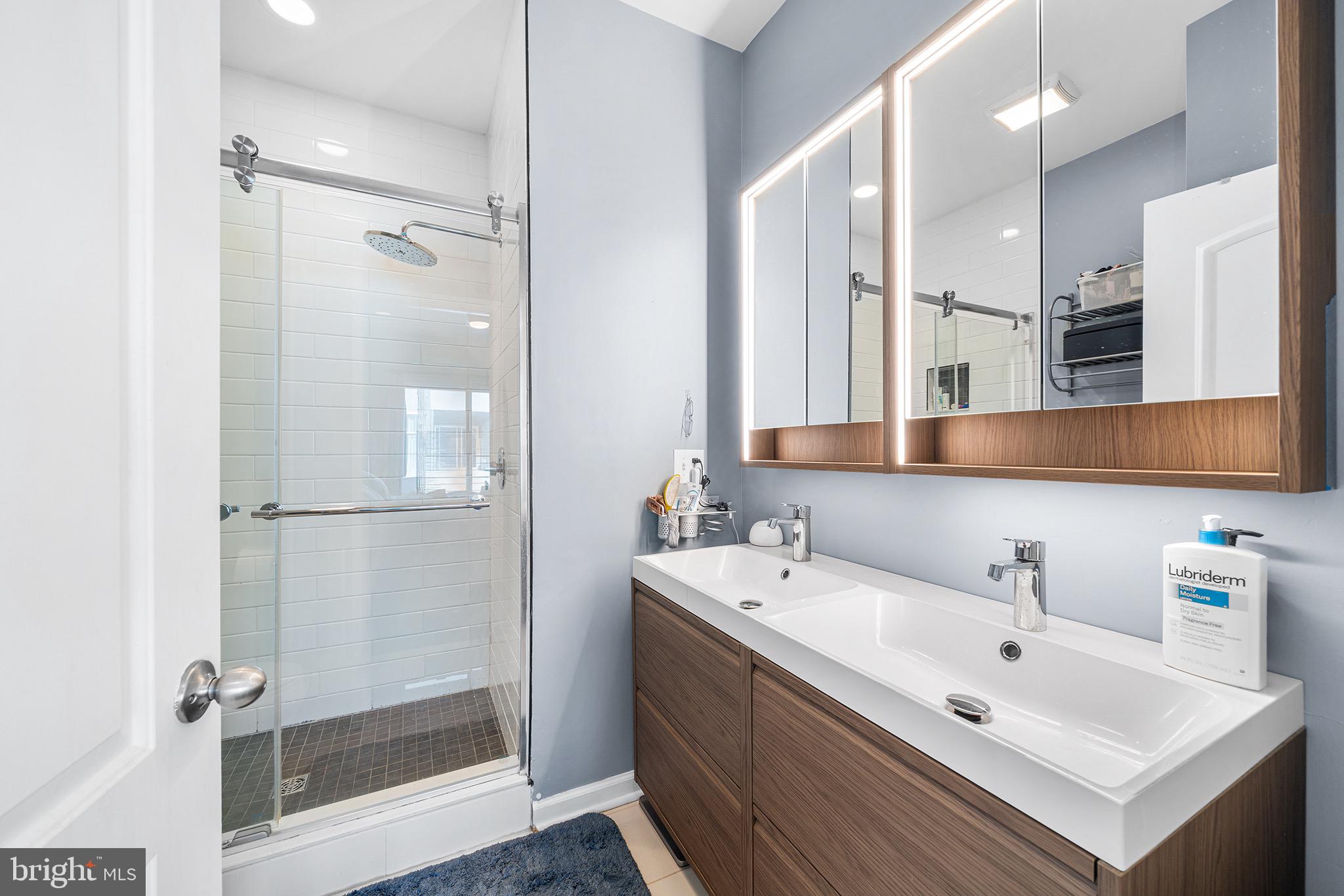 1333 N HOWARD STREET