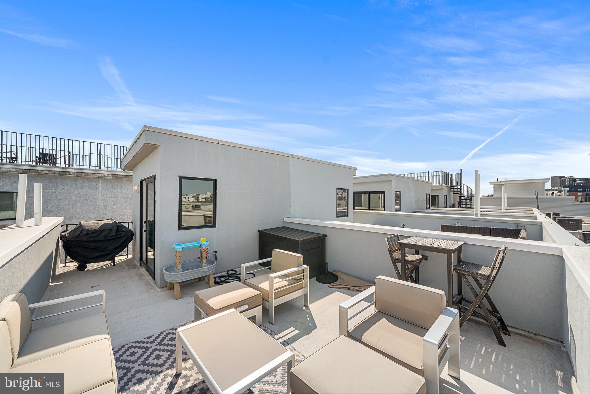 1333 N HOWARD STREET