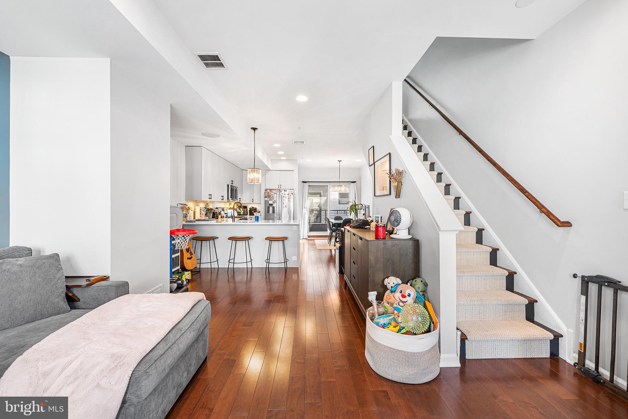 1333 N HOWARD STREET