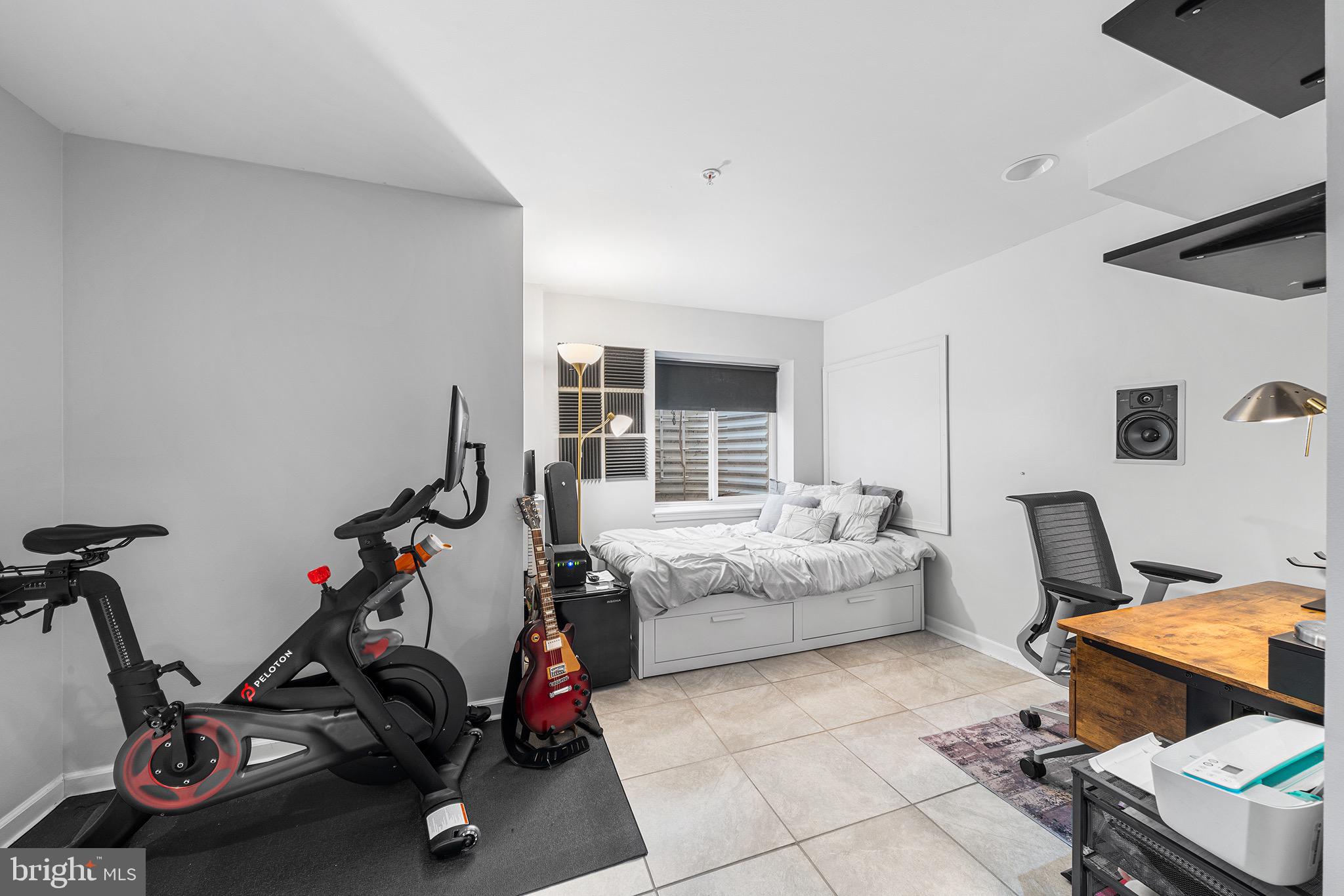 1333 N HOWARD STREET