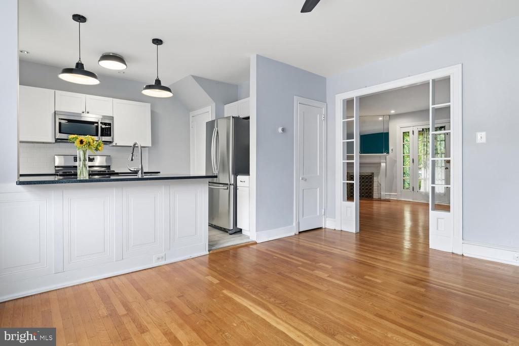 217 W DURAND STREET