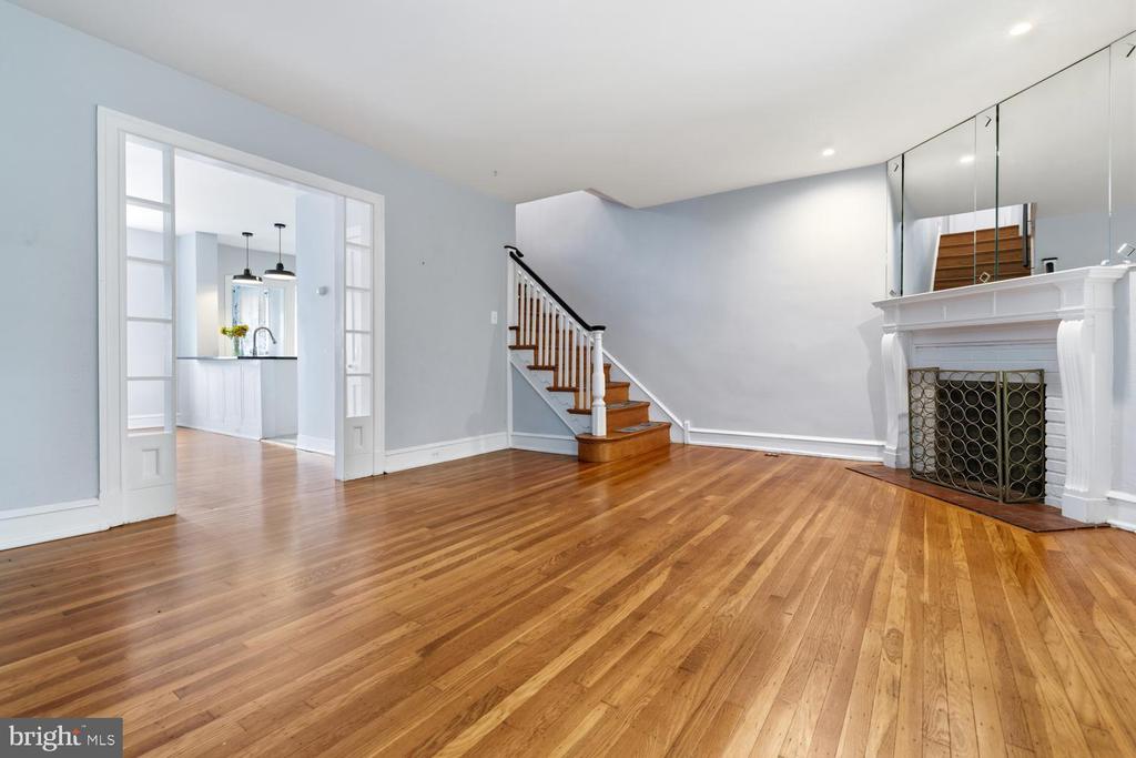 217 W DURAND STREET
