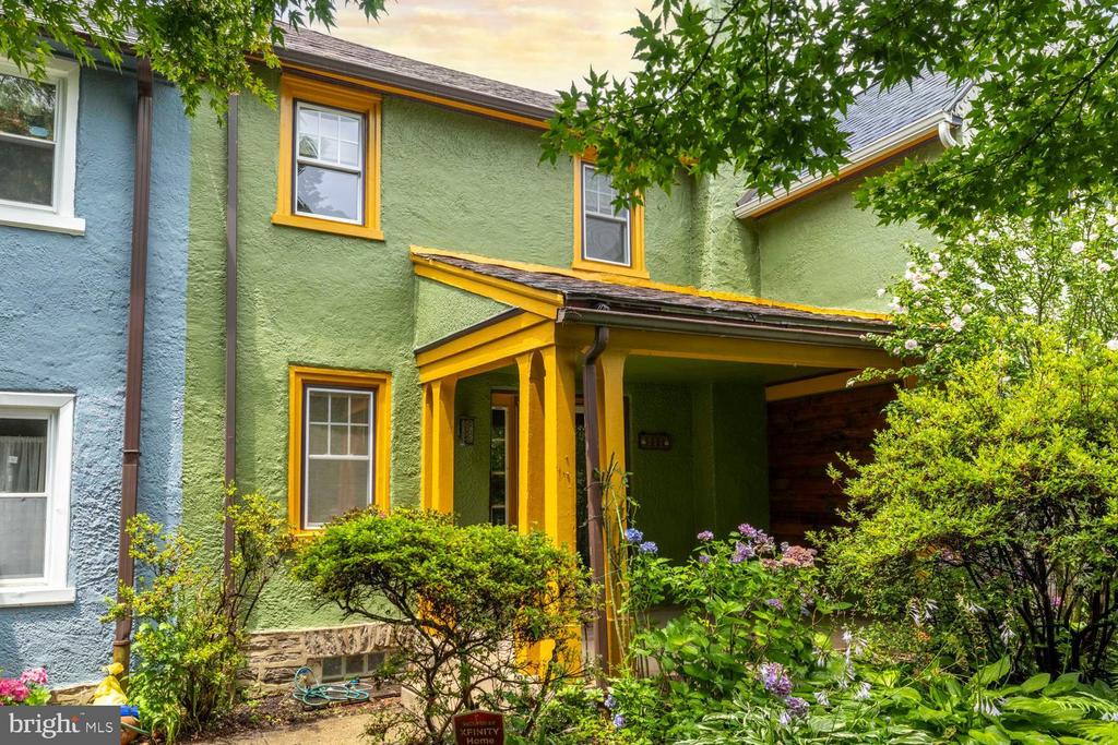 217 W DURAND STREET
