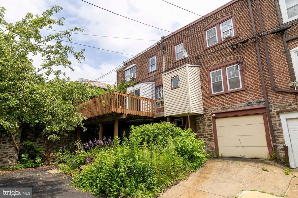 217 W DURAND STREET