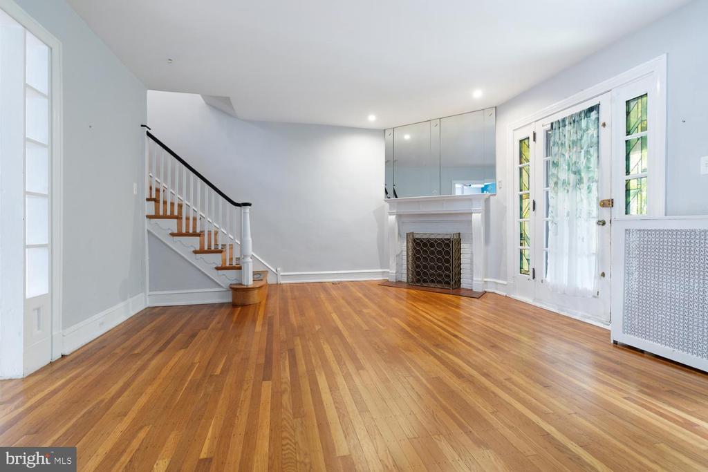 217 W DURAND STREET
