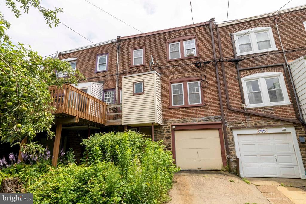 217 W DURAND STREET