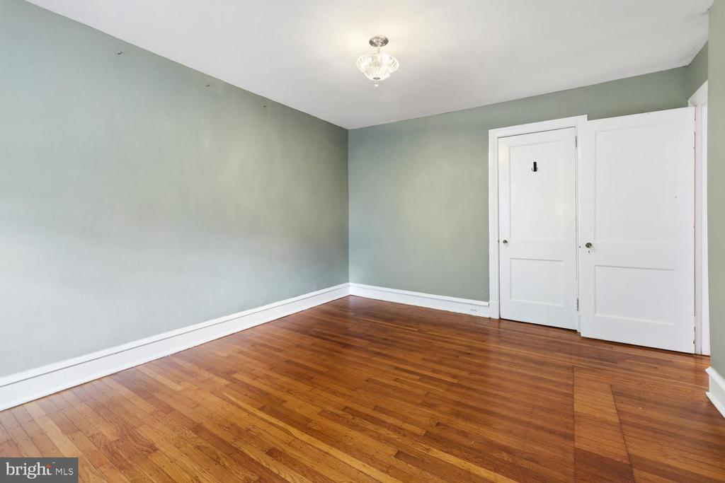 217 W DURAND STREET