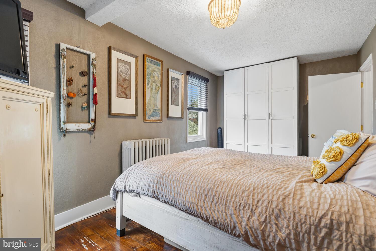 353 W MOUNT PLEASANT AVENUE