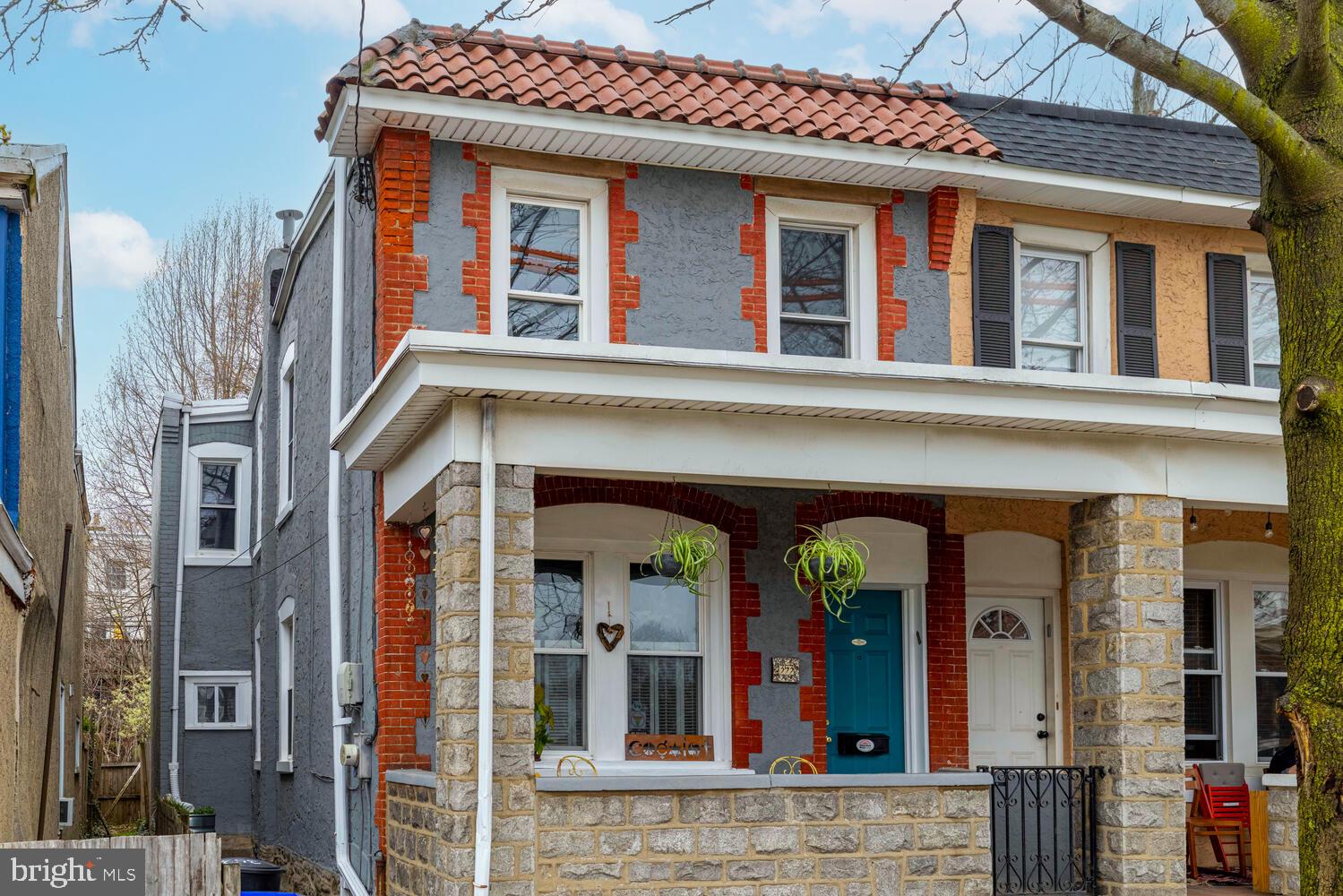 353 W MOUNT PLEASANT AVENUE