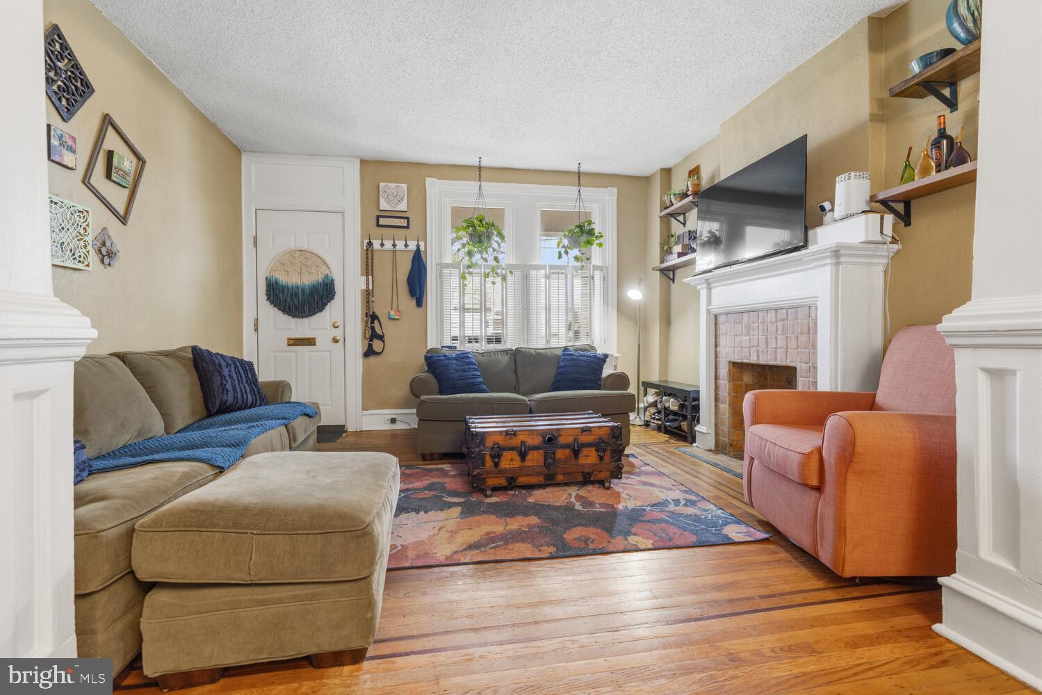 353 W MOUNT PLEASANT AVENUE