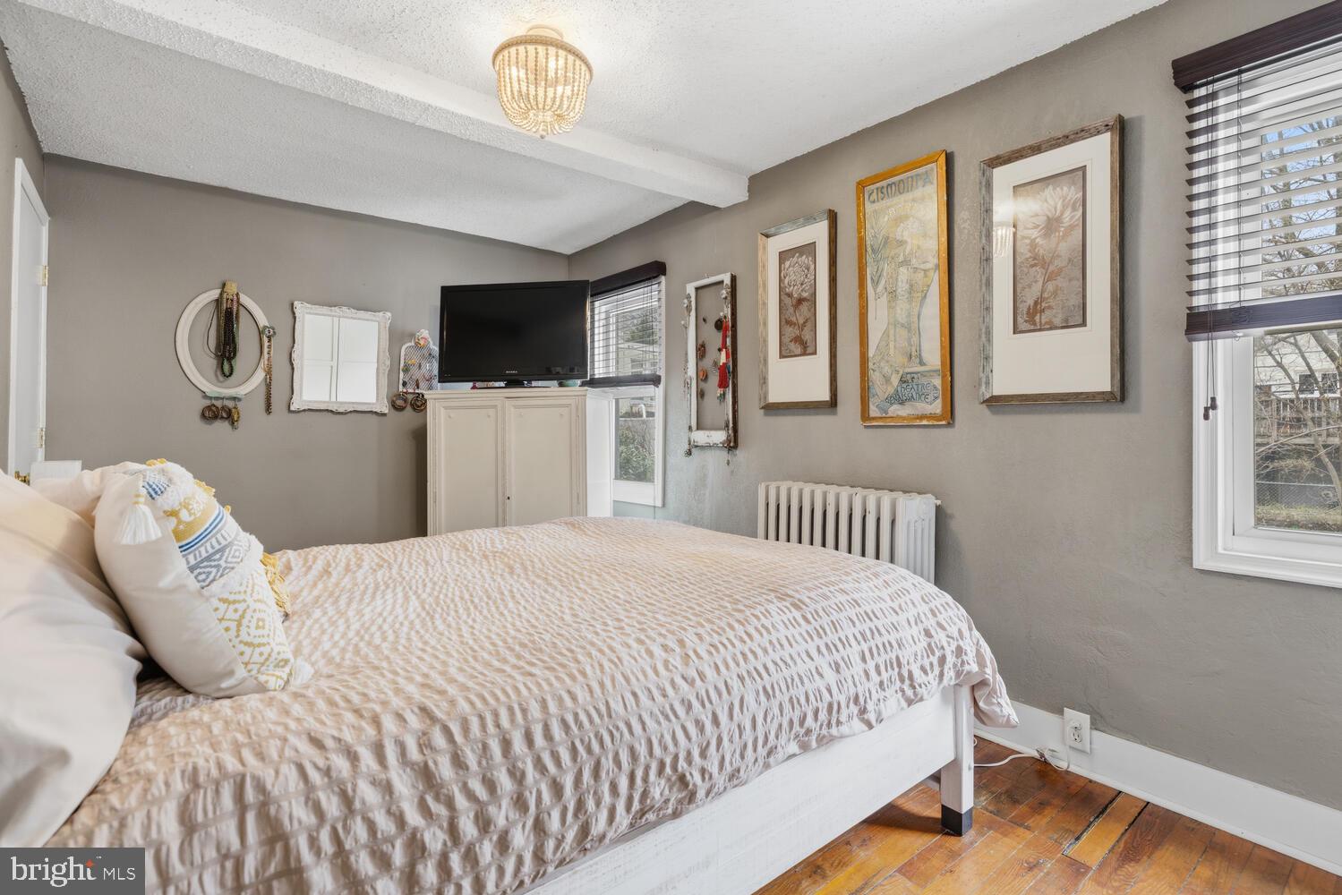 353 W MOUNT PLEASANT AVENUE