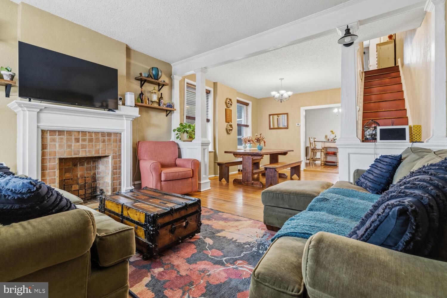 353 W MOUNT PLEASANT AVENUE