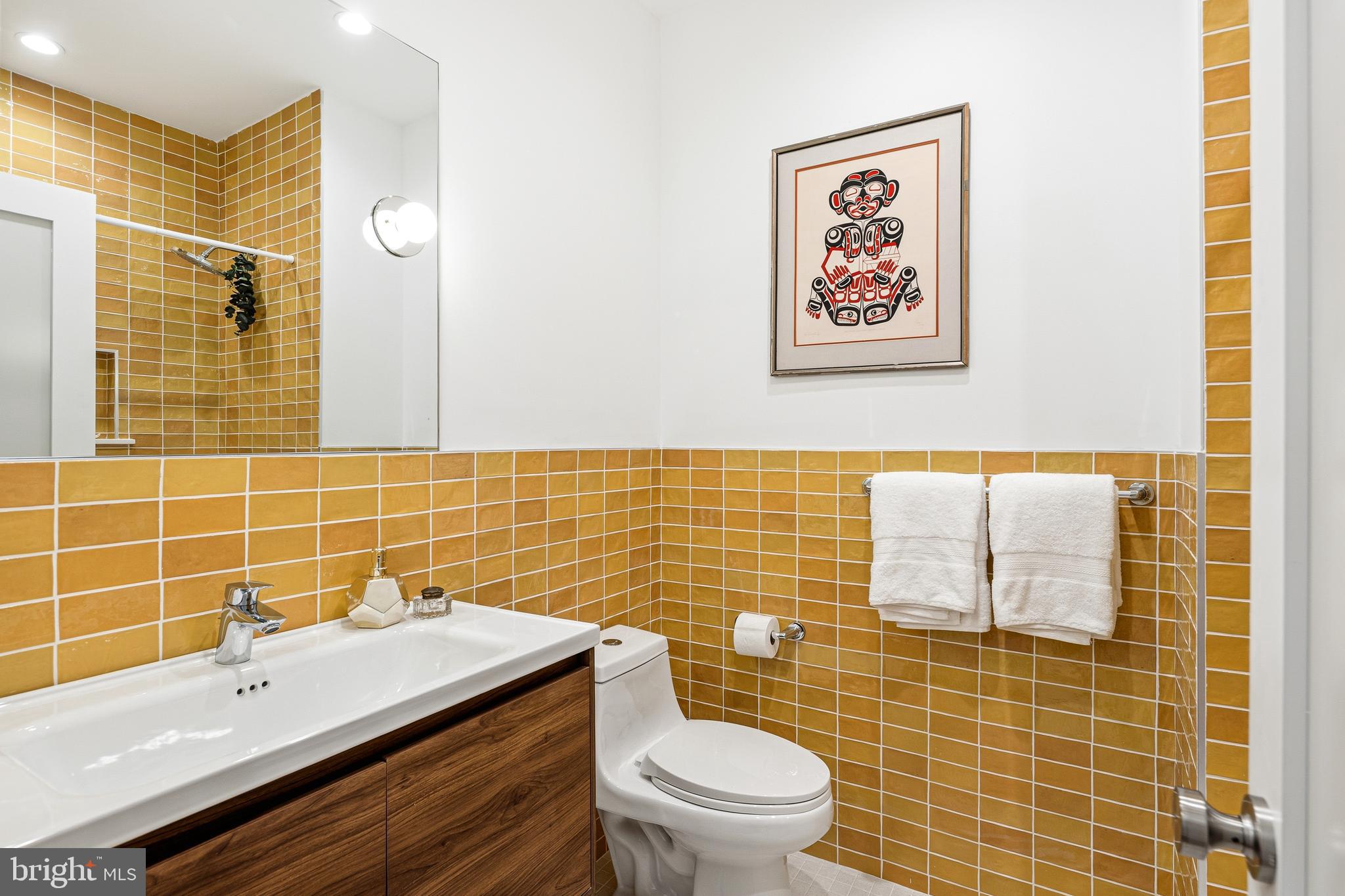 633 E THOMPSON STREET